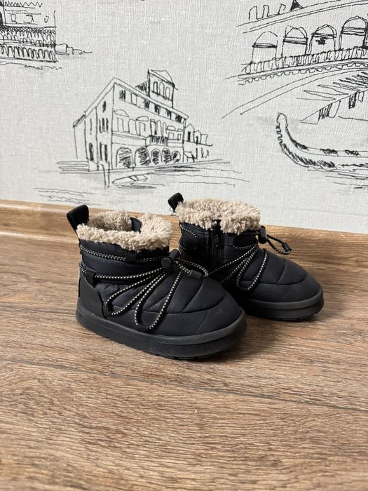 Дутики чобітки дитяче взуття zara 23