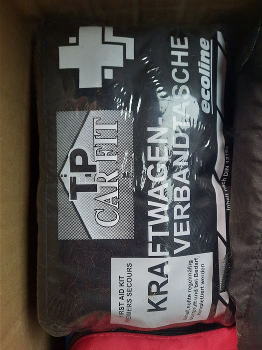 Аптечка автомобільна