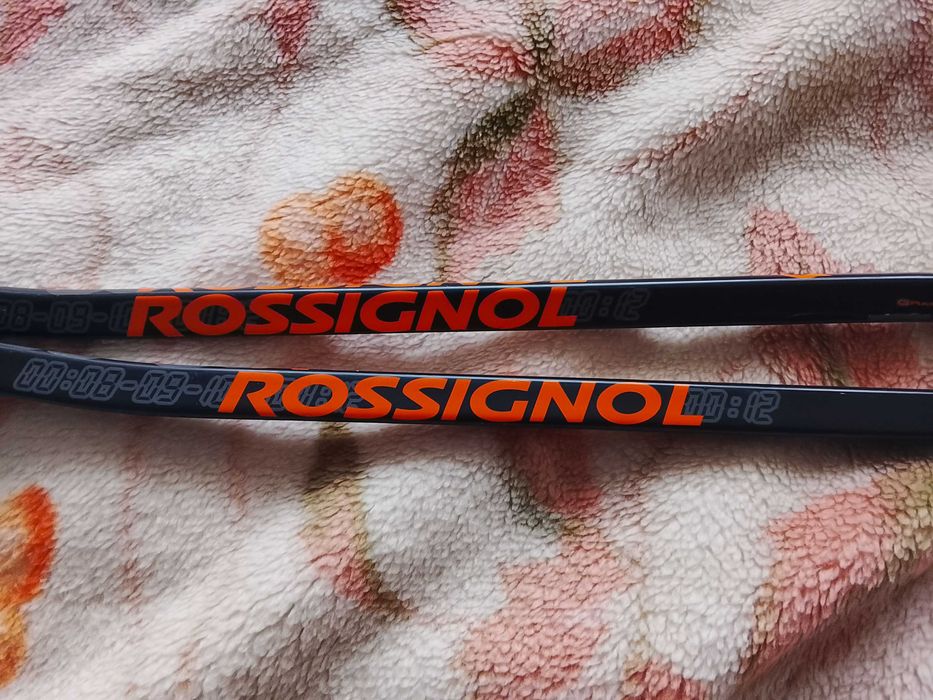 Kije narciarskie  Rossignol, gięte 137 cm.