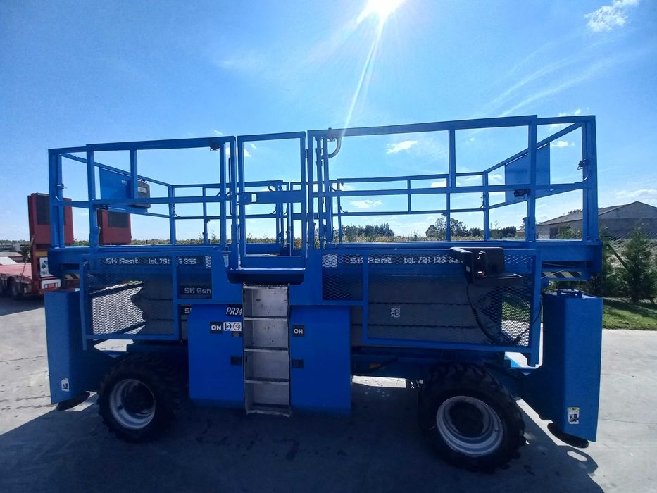 Spalinowy podnośnik nożycowy GENIE GS-3384 rok 2005