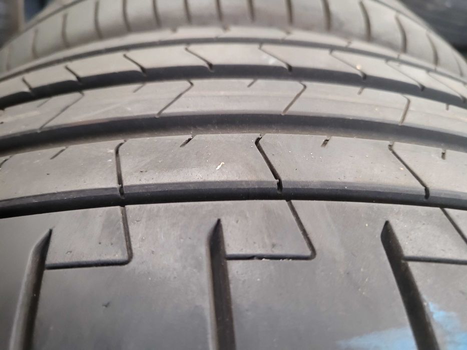 Opony Pirelli 235 /50 19 lato 2 sztuki