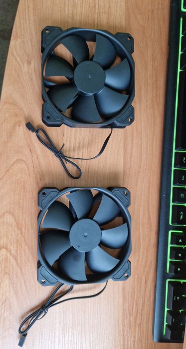 Wentylatory Corsair 120 x 120 mm  50 złotych za dwa Sprawne Nieużywane