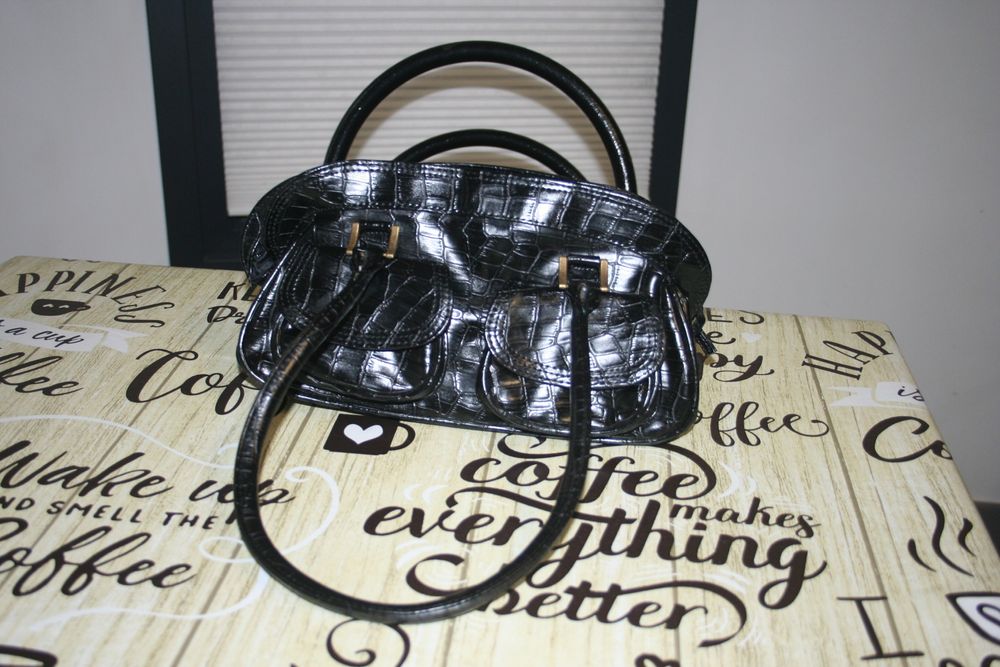 Mala preta de senhora