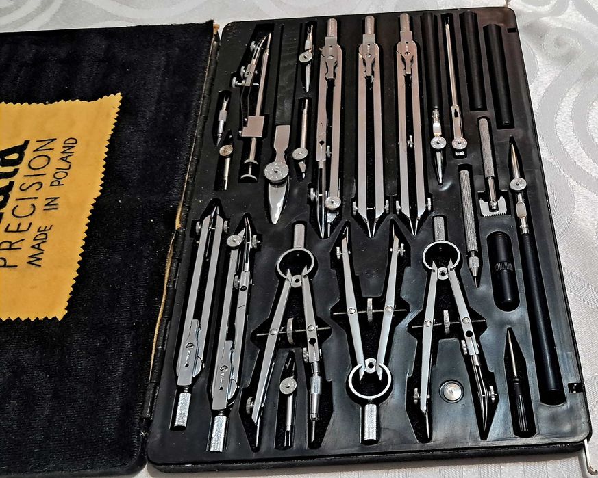 Skala PAXII zestaw kreślarski cyrkle 24 elementów