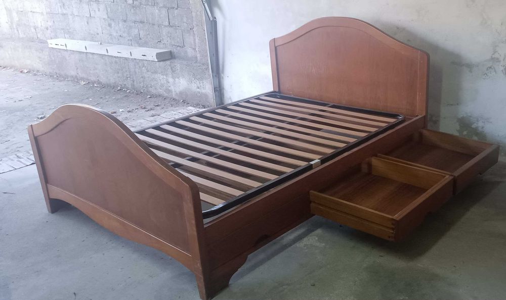 Cama 194x150 com estrado