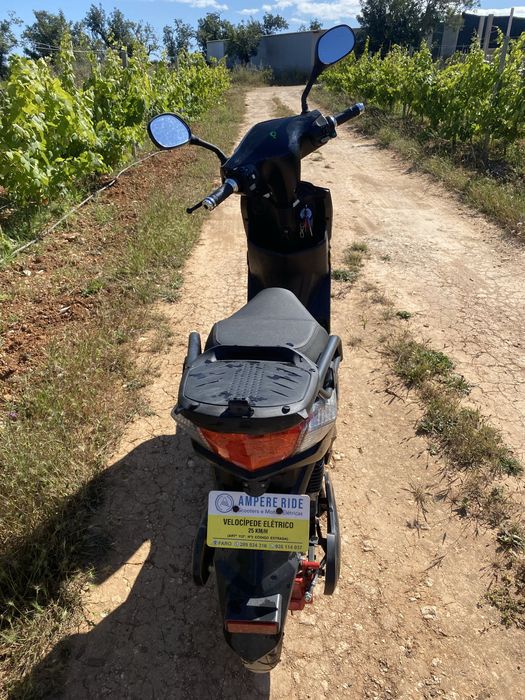 Vendo mota elétrica em muito bom estado