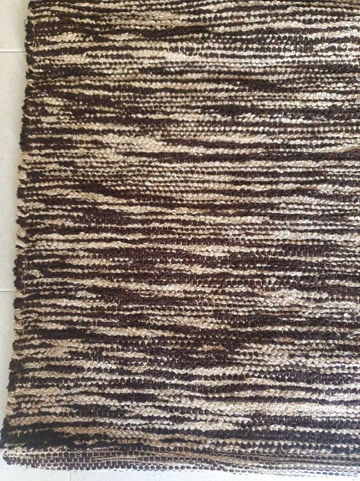 Carpete feita em tear manual