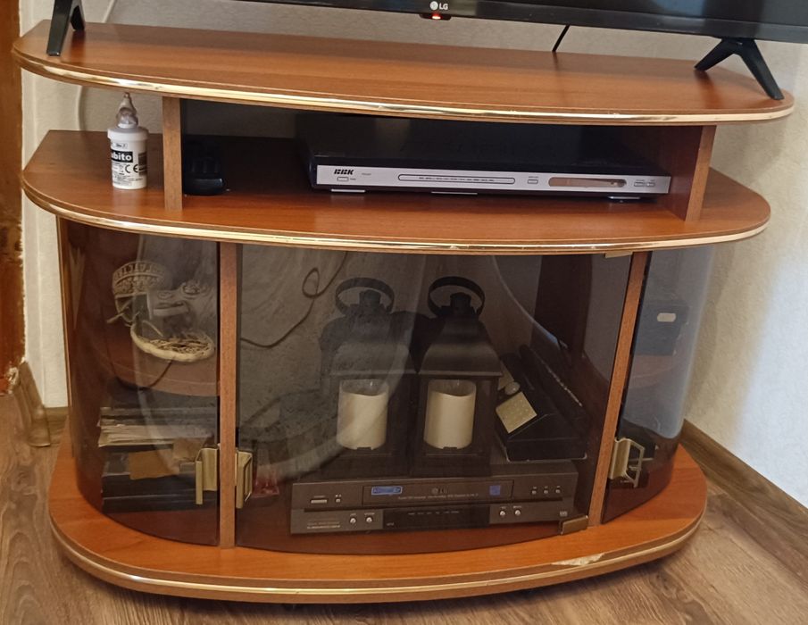 Тумбочка під телевізор терміново