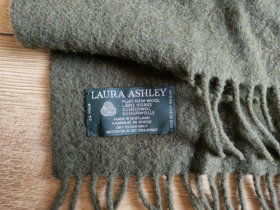 Szal szalik Laura Ashley zielony Pure New Wool 142cm x 30cm