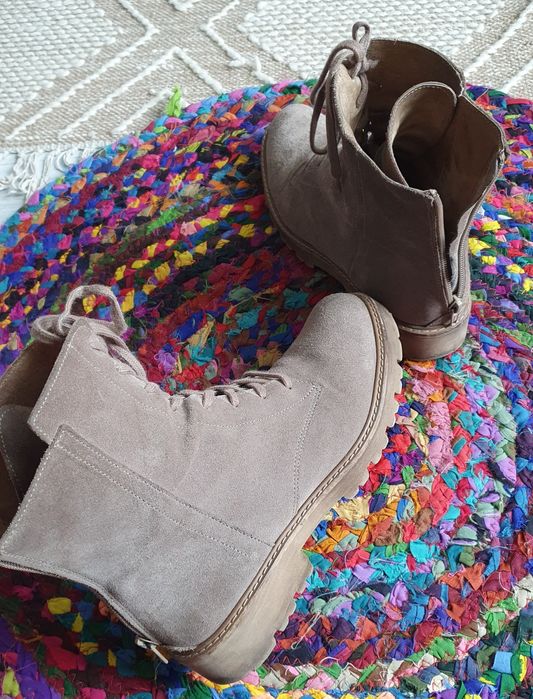 Buty zamszowe 38 jasny beż wiosna jesień