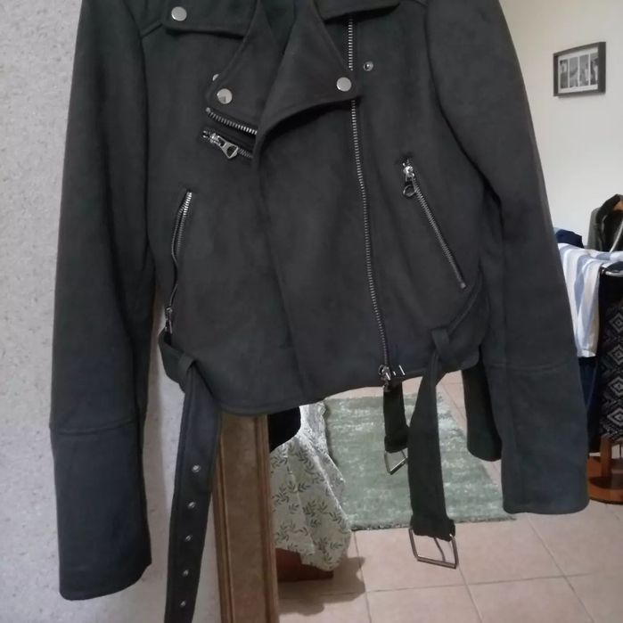 Casaca cinzenta escura