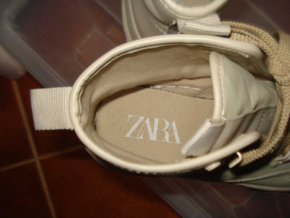 botas bege da Zara