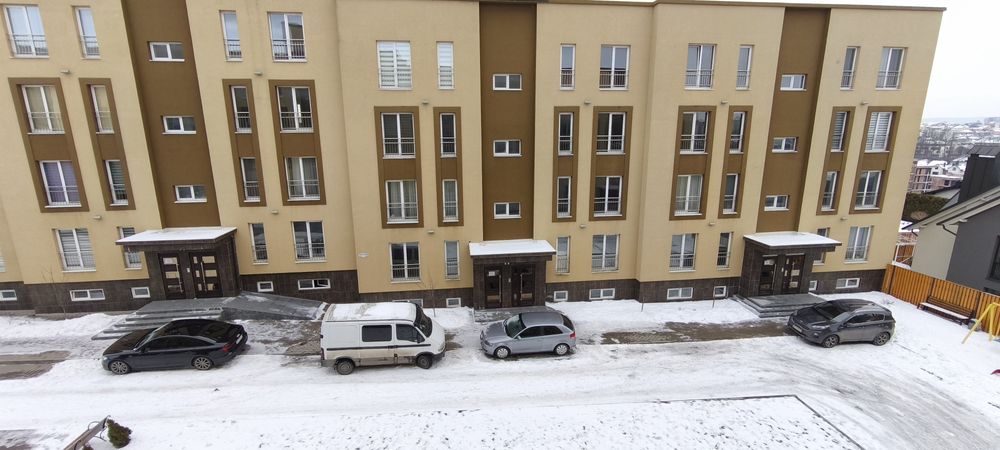 Трьохкімнатна новобудова з гаражем