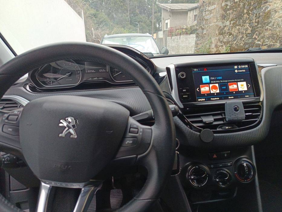 Peugeot 2008 1.2 gasolina