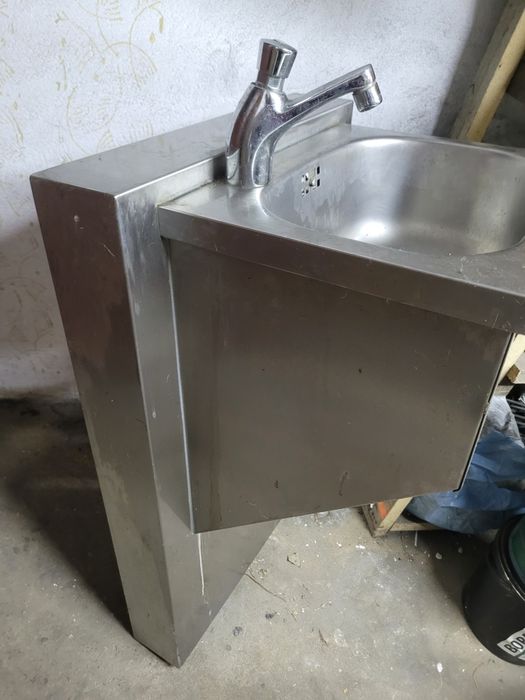 Sprzedam zlewy że stali nierdzewnej