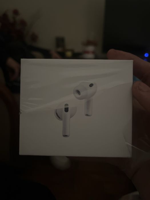 Airpods pro 3.