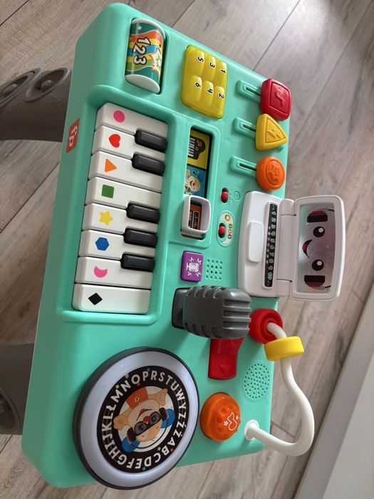 Fisher-Price Muzyczny Stolik DJ-a HRB65
