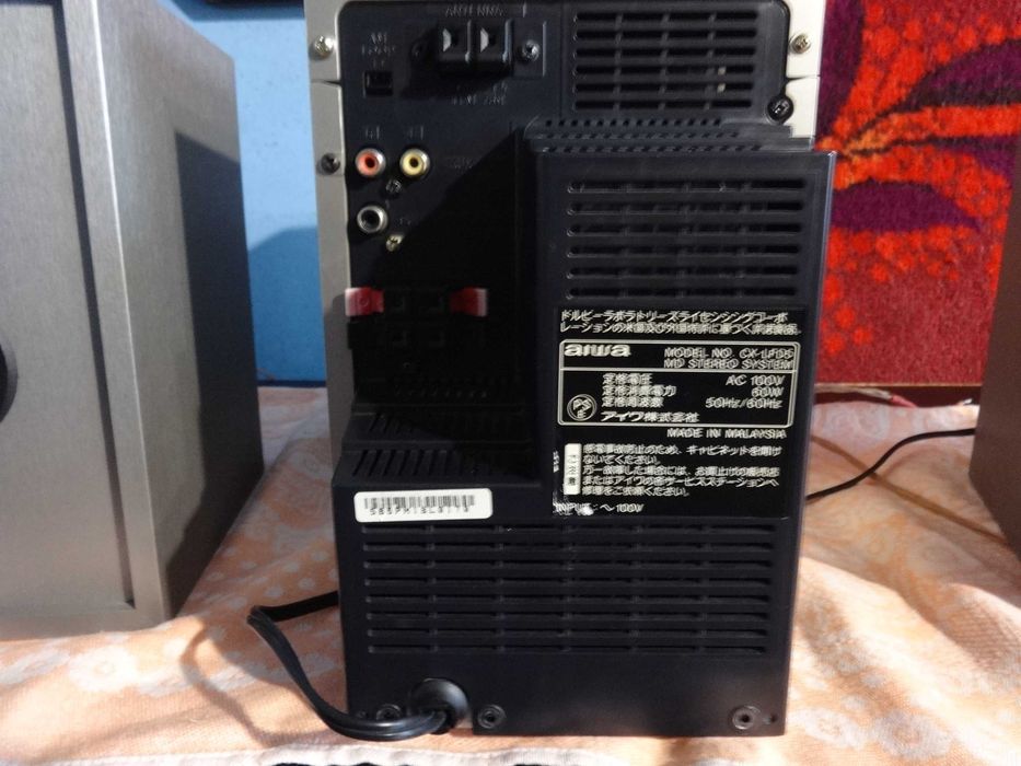Міні-компонентна система Aiwa XR-FD5 з FM, MD AUX CD та касетним плеєр