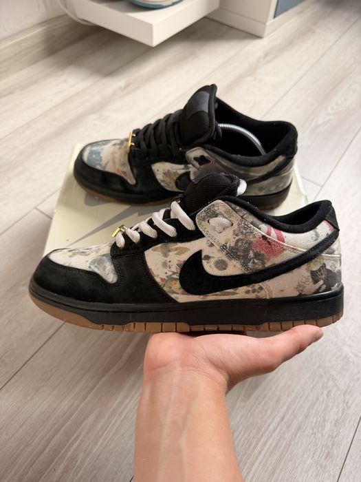 Nike SB Dunk Low x Supreme