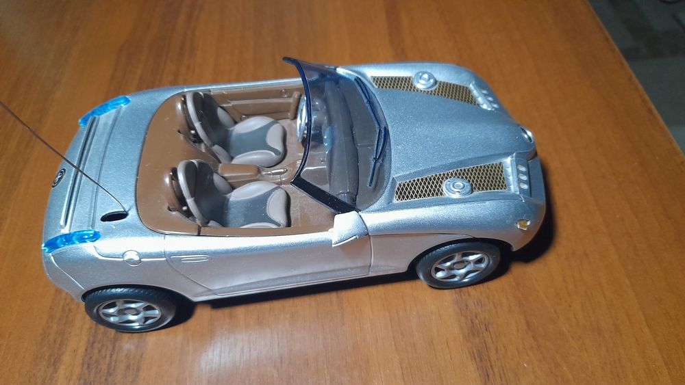 Машинка на пульту