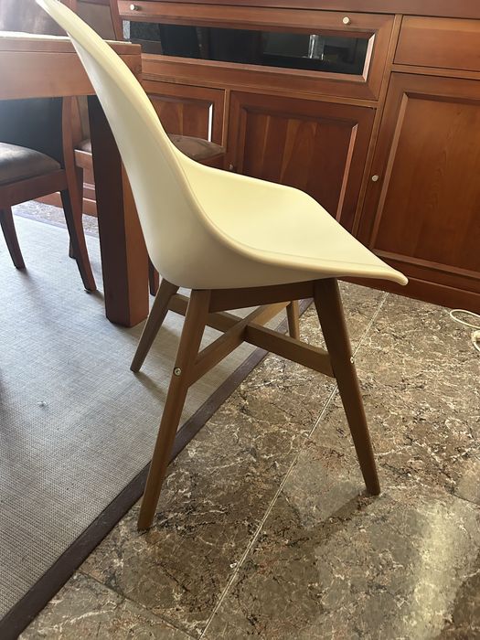 Cadeira branca Fanbyn IKEA  (conjunto 6 cadeiras) pouco usadas
