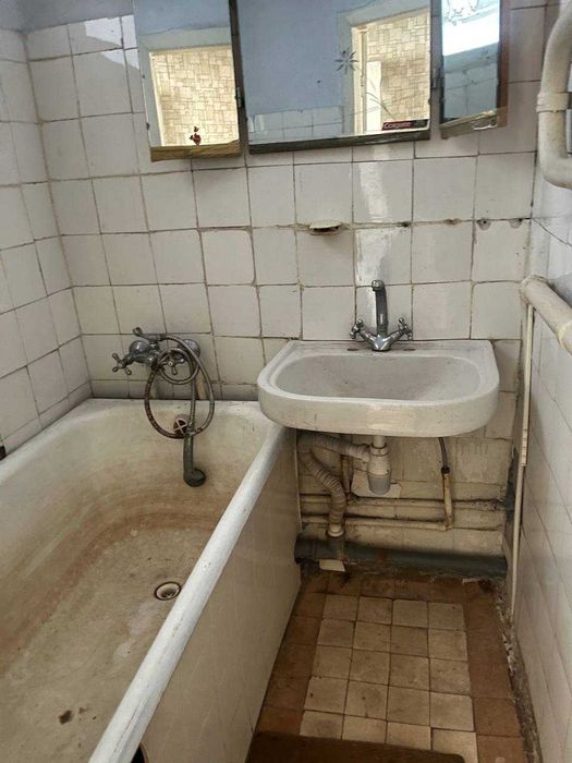 Продам 3 к/к у центрі міста, пр.-кт. Центральний