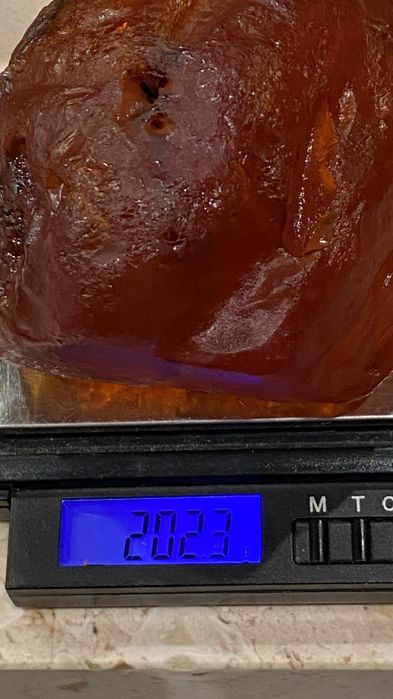 Bursztyn baltycki surowy(202g.) baltic amber