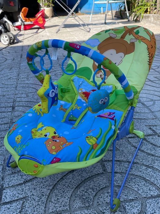 Espreguiçadeira rebativel com música e vibração