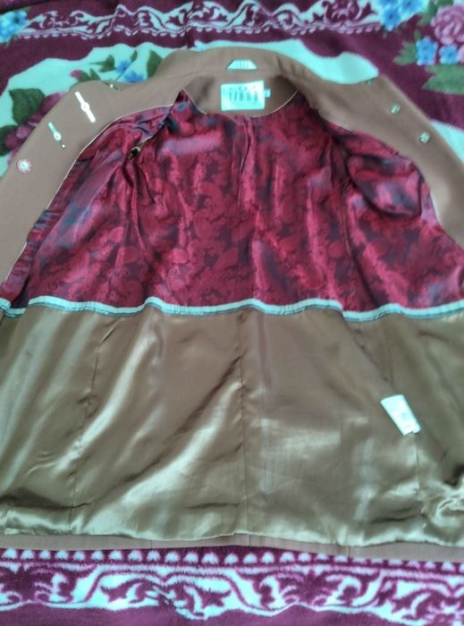 Продам весняне пальто