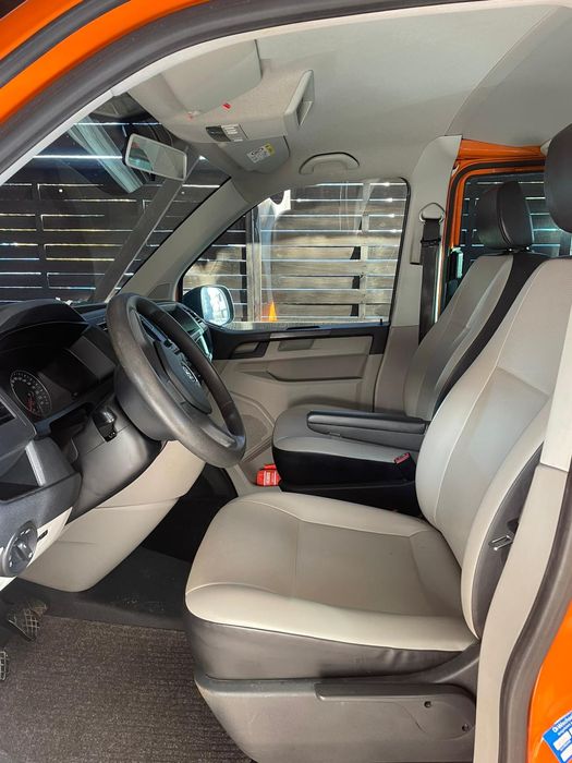 Volkswagen Transporter 2.0 TDI – 8-osobowy (jak Multivan) z Niemiec