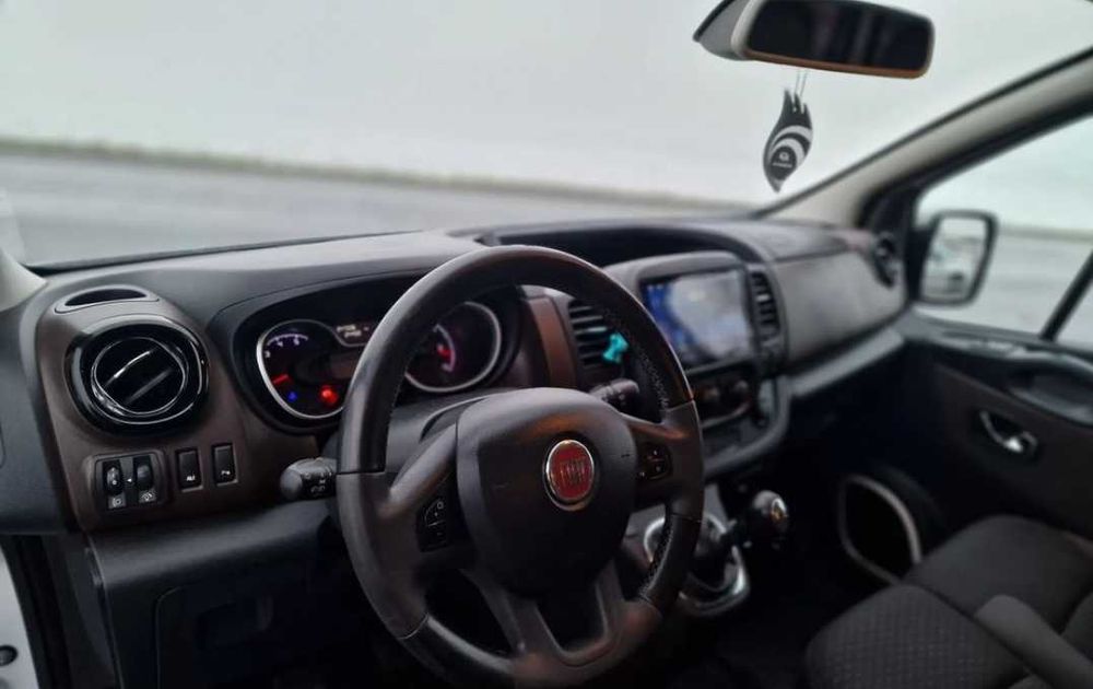 Wypożyczenie Wynajem Busa 9 osobowego TRAFIC, VIVARO