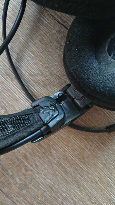 KOSS UR30  повнорозмірні закриті навушники