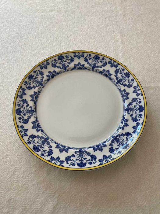 Travessa Redonda Collection Castelo Branco by Vista Alegre