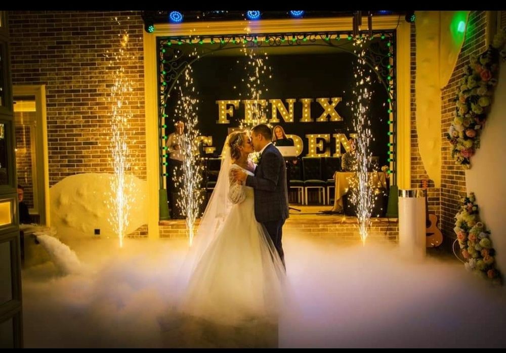 Важкий дим, конфеті пушка, холодні фонтани,світло, мильні бульбашки