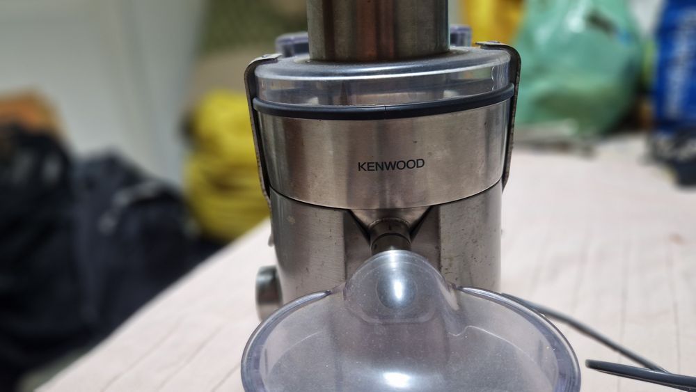 Maquina de sumos centrifugadora Keenwood