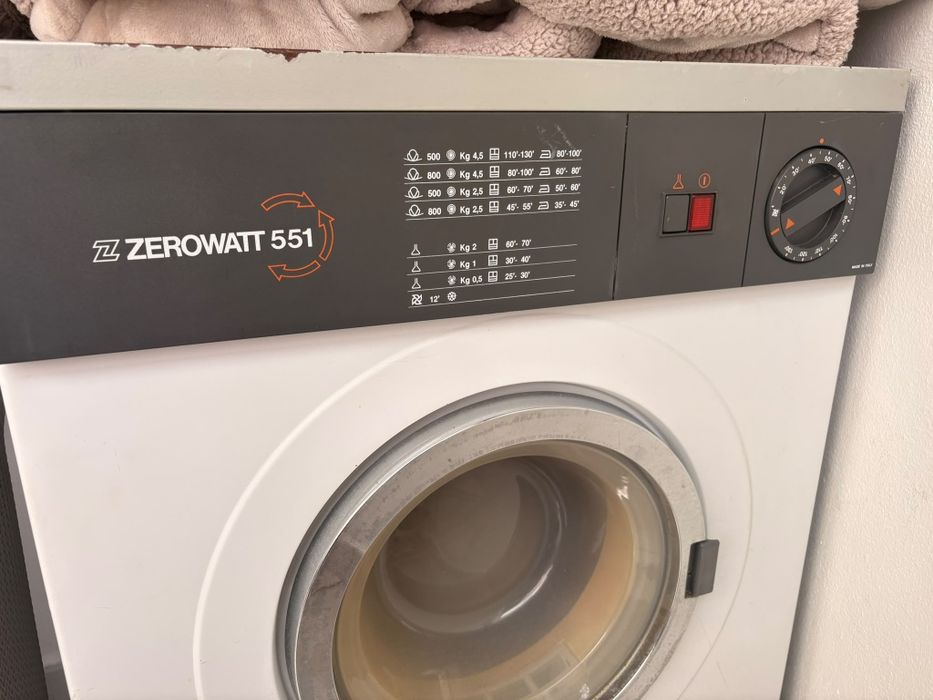 Máquina de secar roupa