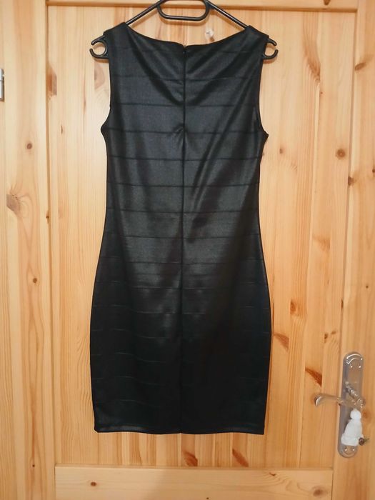 Elegancka sukienka biznesowa