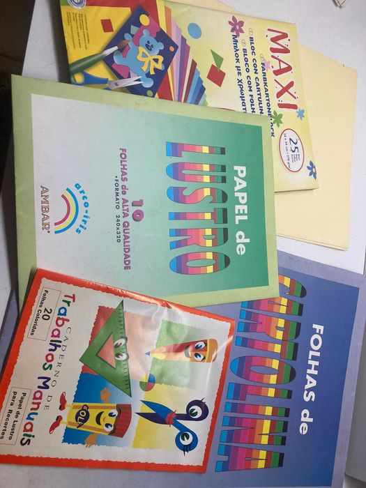 Conjunto de Cartolinas, Papel de Lustro e outros (60+ Folhas)