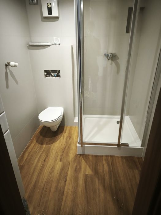 Remonty. Wykończenia.Montaż podłóg i drzwi. Tanio! Gwarancja.