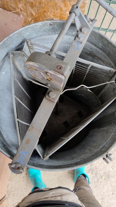 Miodarka ręczna 3 ramkowa, ocynk