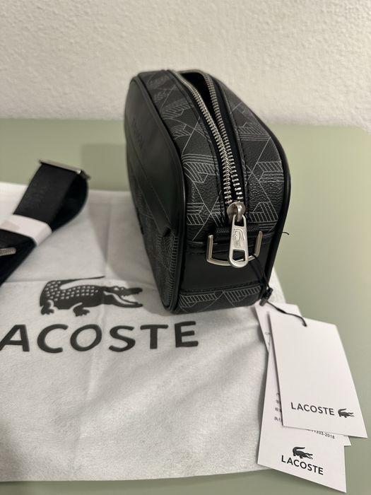 Bolsa pochet lacoste preta