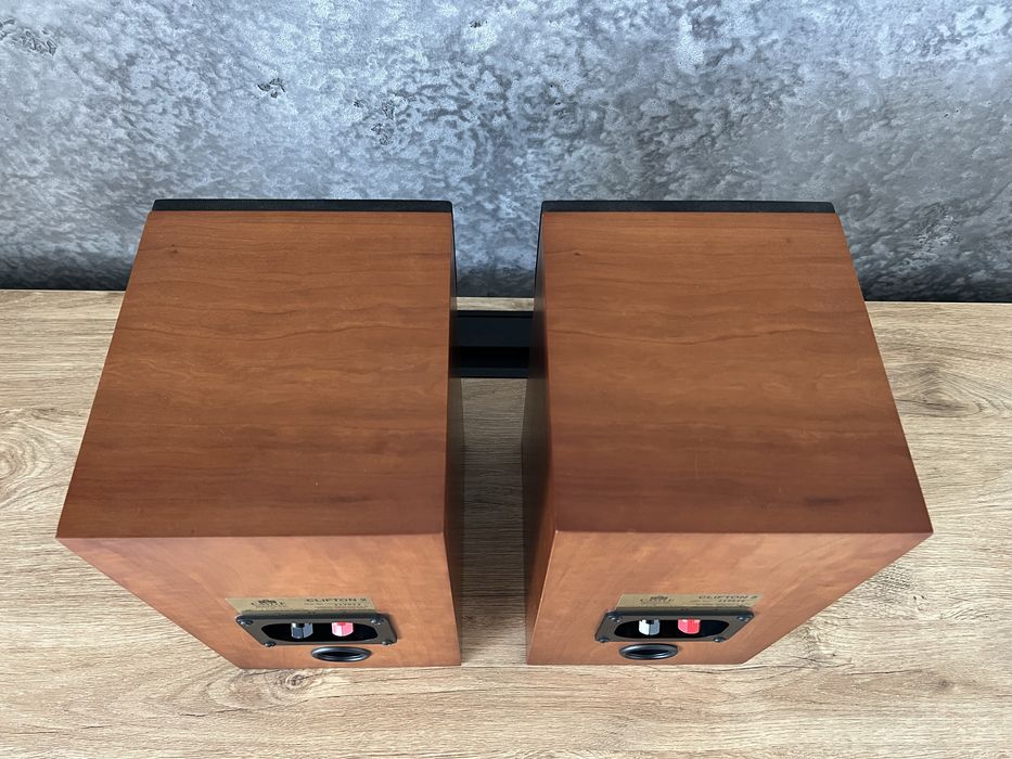 Акустическая система Castle Clifton 2 ( полочники, Англия)