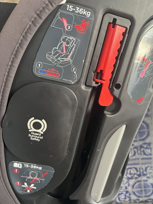 Duas Cadeirinhas Auto Joie evolutivas