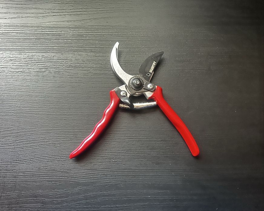 Секатор новый проффесиональный