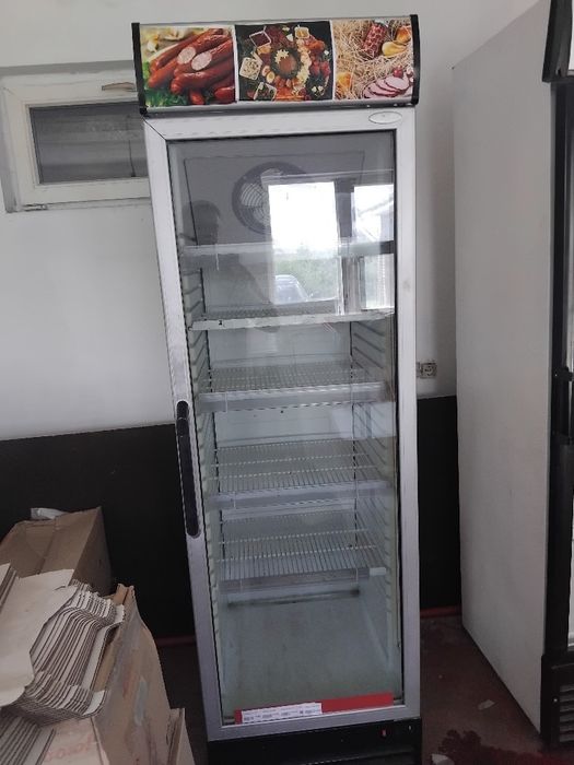 Продам вітринні холодильники