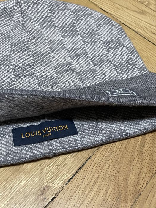 Шапка від бренду Louis Vuitton
