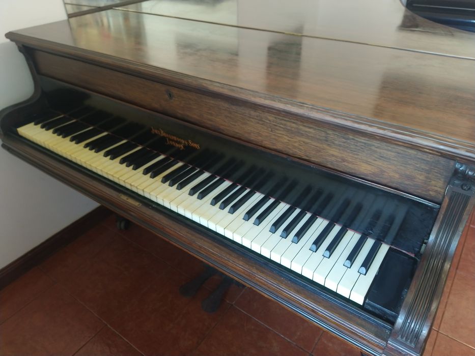 Piano de cauda John Broadwood & sons London
