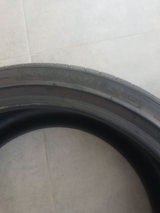 2 pneus 255 35 r19 Michelin