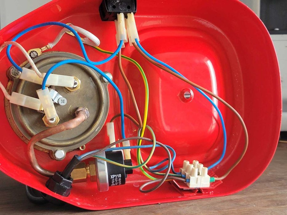 Професійна кавомашина La Pavoni Professional Lever