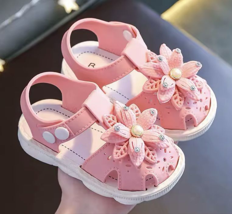 босоножки 17 размер . 6-10 мес